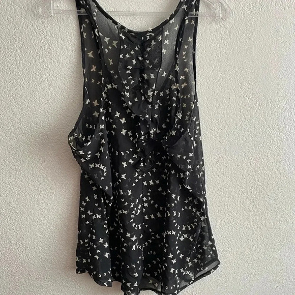 💥Libian Preowned Plus-Size Lightweight Butterfly’s Print Top - Picture 2 of 6